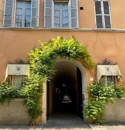 Altana - Loft Sulla Citta Apartment Parma Exterior photo