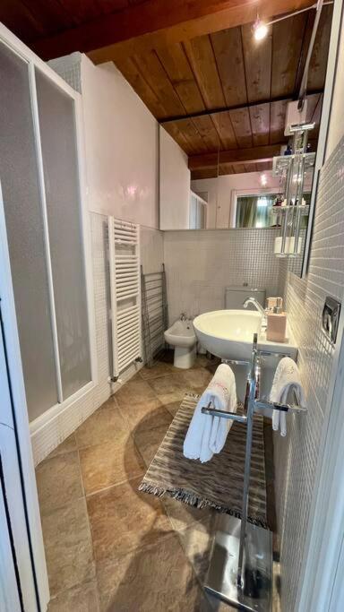 Altana - Loft Sulla Citta Apartment Parma Exterior photo